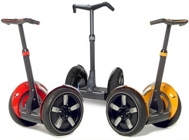 Dean Kamen nos presenta el "segway" el primer autoequilibrado con motor electrico.