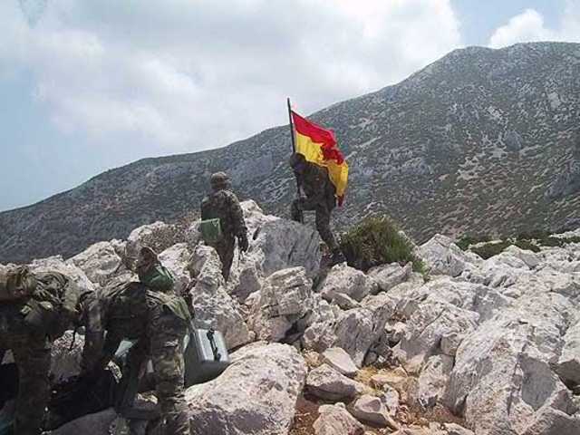 El Ejército desaloja a fuerzas marroquíes del islote de Perejil, junto a Ceuta