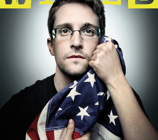 O Ex tecnico da CIA, Edward Snowden vaza informações sigilosas do governo norte americano.