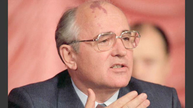 Mikhail gorbachev comes to power