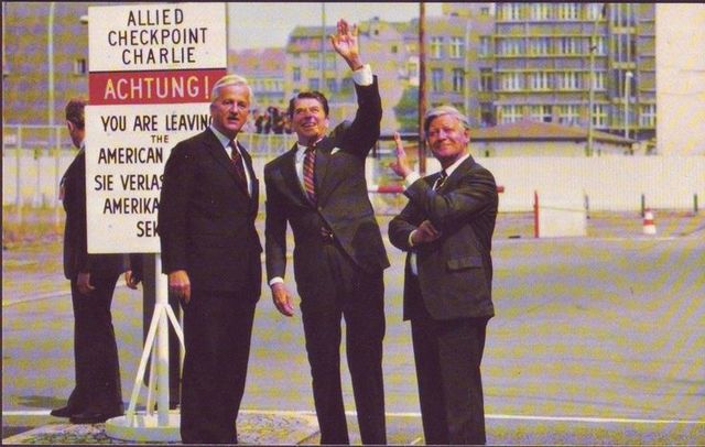 Reagan visiits the wall