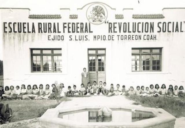 Lázaro Cárdenas y las escuela socialista