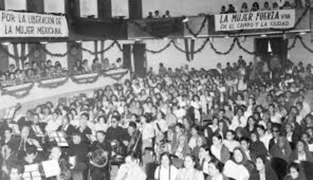 Se inicia la Constitución de Ligas Femeniles Campesinas y de Centros Femeniles Revolucionarios