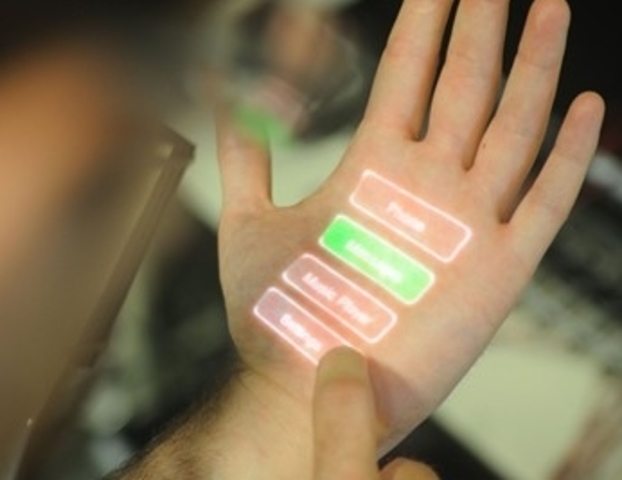 Equipamiento electrónico adaptado al cuerpo.