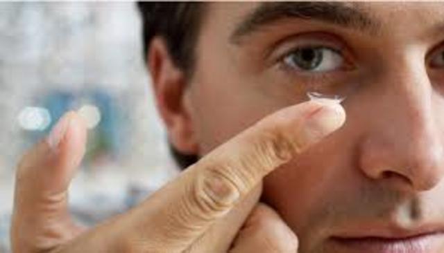 Lentes de contacto que responden a la luz