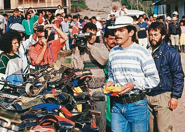 M-19 firma Arcuerdo de Paz y se incorpora a la vida civil