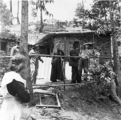 INICIA OBRAS DE VIVIENDA