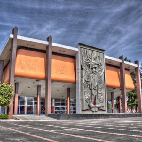 Se crean escuelas normales