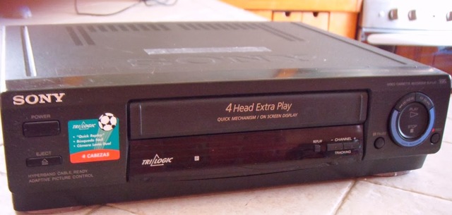 DVD, TRAS EL TRONO DEL VHS