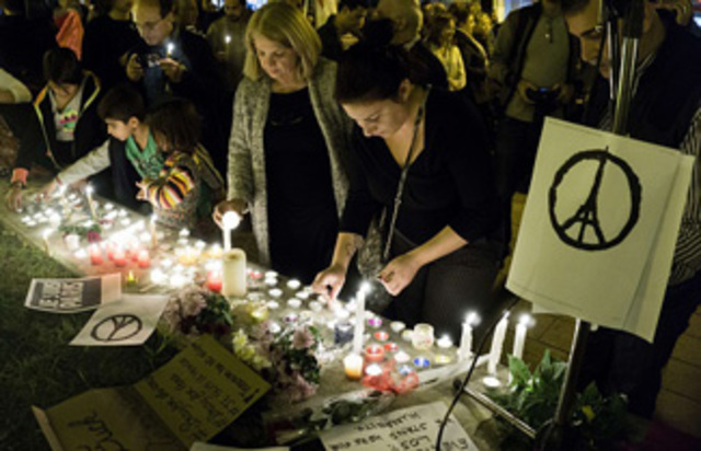 Gravi attentati coordinati a Parigi (Francia)