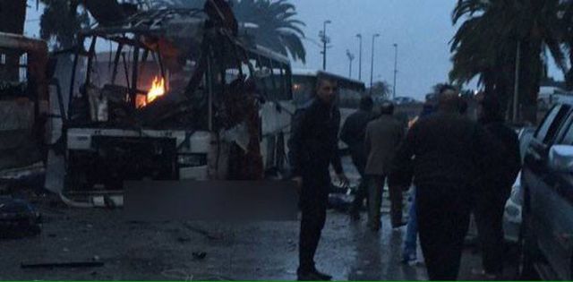 Kmikaze su un minibus