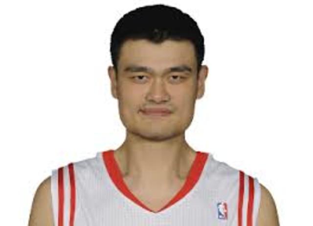 Yao Ming wins Rookie of the Year