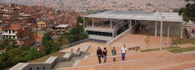 Espacios del Parque Biblioteca