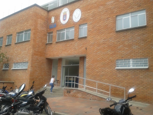 CONSTRUCCIÓN FACULTAD DE MEDICINA