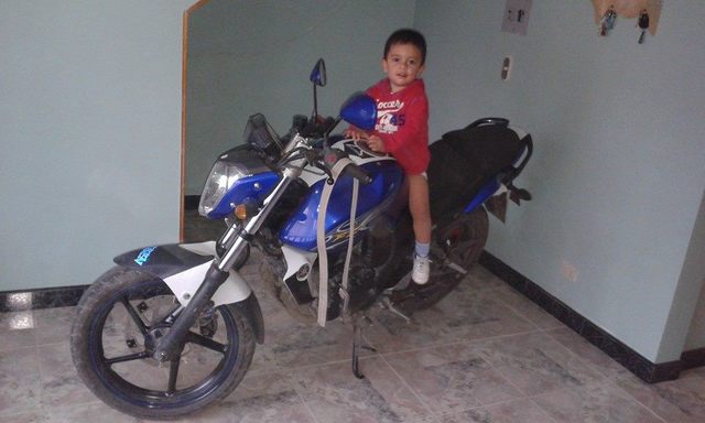 Motocicleta y Vehiculo