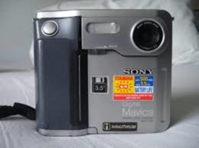 PRIMERA CÁMARA DIGITAL