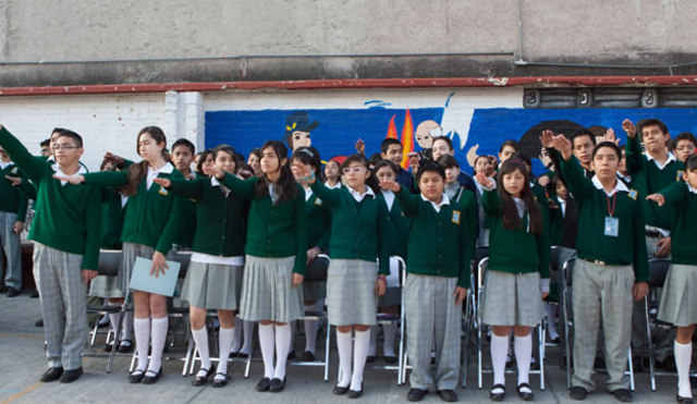 1974  Se llevó a cabo la reforma de los planes y programas de estudio de educación secundaria