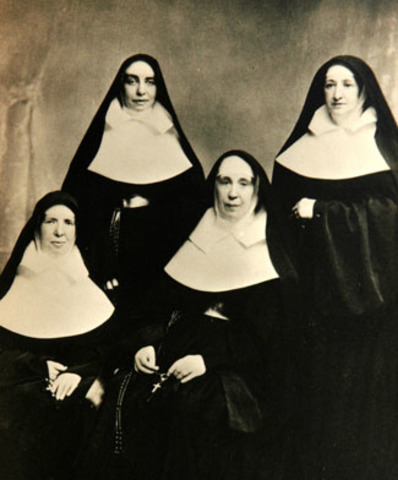 Mercy Sisters arrive in Queensland