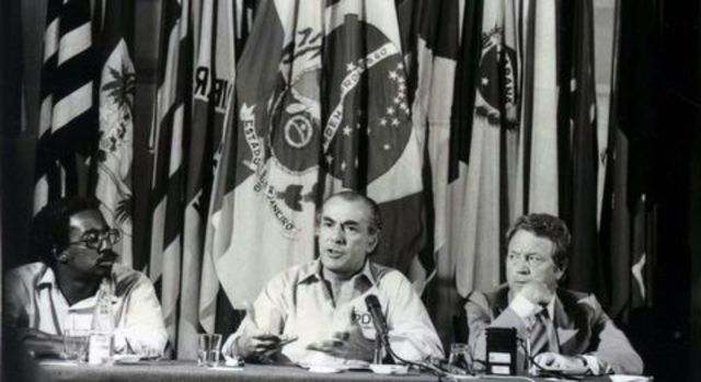 No Brasil 1982 marcou o começo da redemocratização.