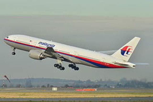 Malaysia Airlines Flight 370 Goes Missing