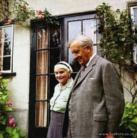 Ronald and Edith got married in warwick