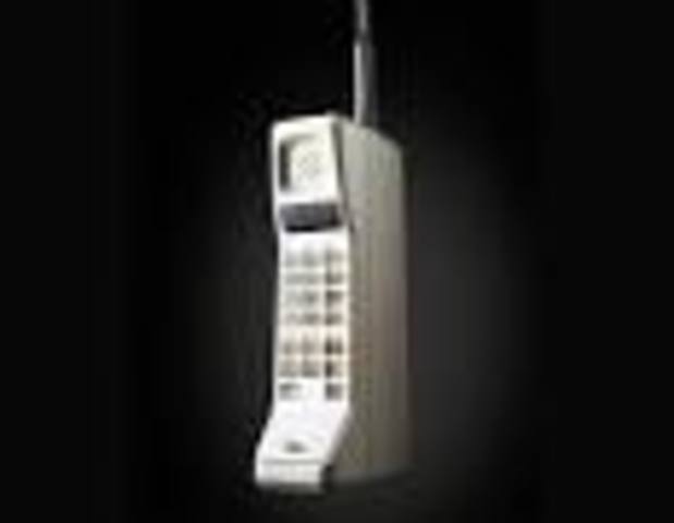 PRIMER CELULAR PORTATIL