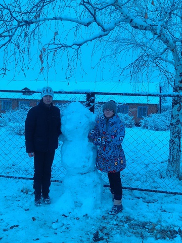Снеговик из первого снега