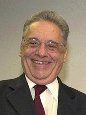 1998 Fernando Henrique foi reeleito em primeiro turno