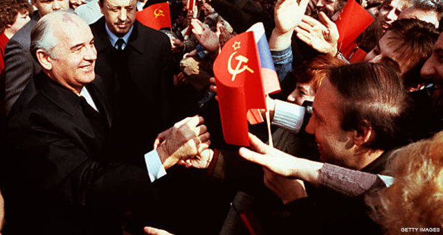 Gorbachov es elegido secretario del partido