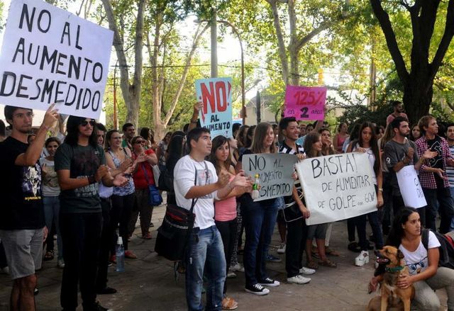 Intervención de alumnos de la FUC
