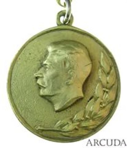 Вручение Шолохову М. А. Сталинской премии 1-й степени