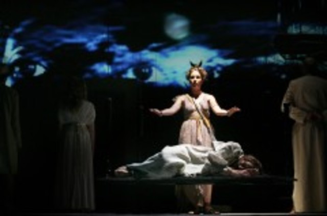 Escribe su primer drama