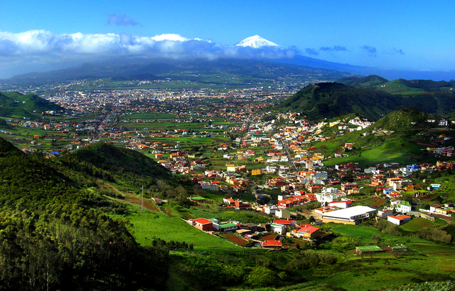 La Unesco declara a San Cristóbal de La Laguna (en las islas Canarias) Patrimonio Cultural de la Humanidad.