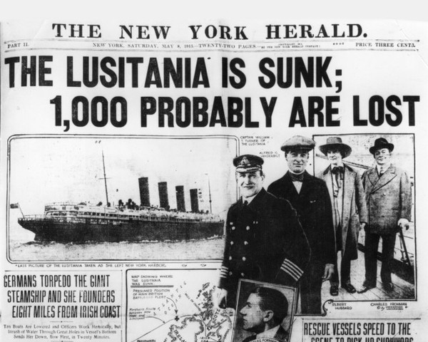 U-boats sink British liner Lusitania