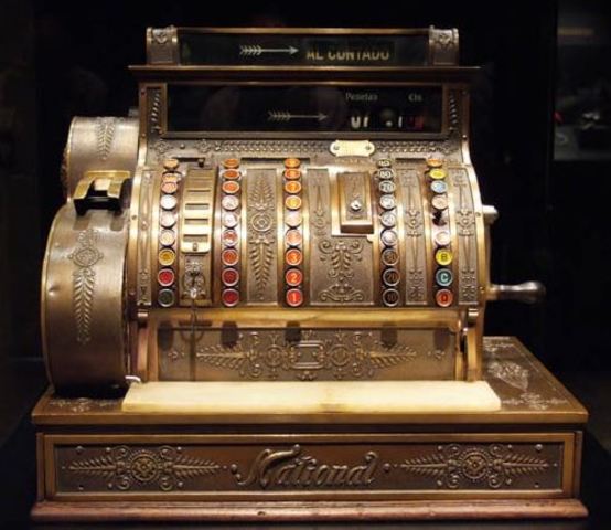 PRIMERA CAJA REGISTRADORA