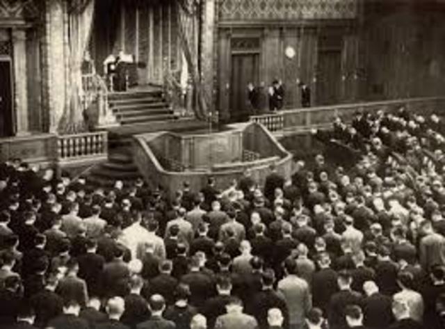 Aprobación de una Constitución en Japón