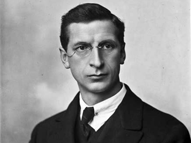 De Valera joined the government