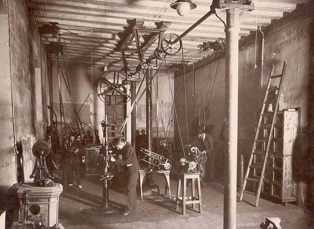 Escuela de Comercio.