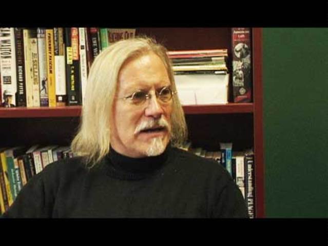 Peter Mclaren "La educación debe proveer lenguajes críticos, para construir alternativas."