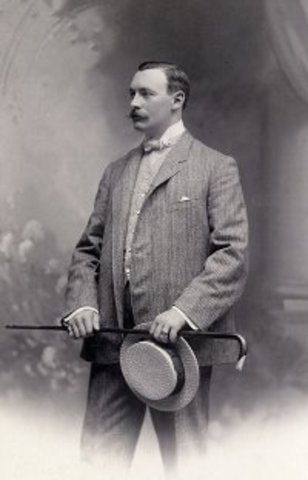 Основатель Жоан Гампер