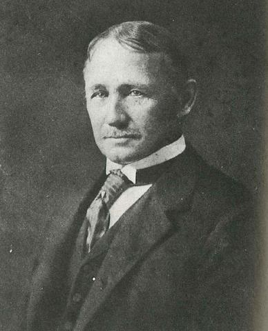 Frederick W. Taylor introduce los principios de la “Administración Científica”