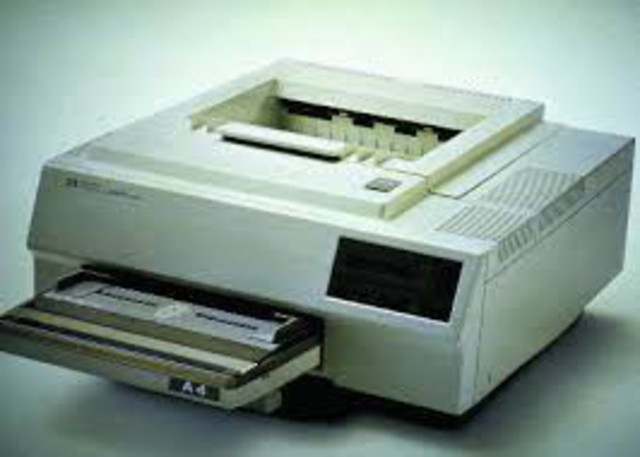 Se fabrica la primera impresora láser.