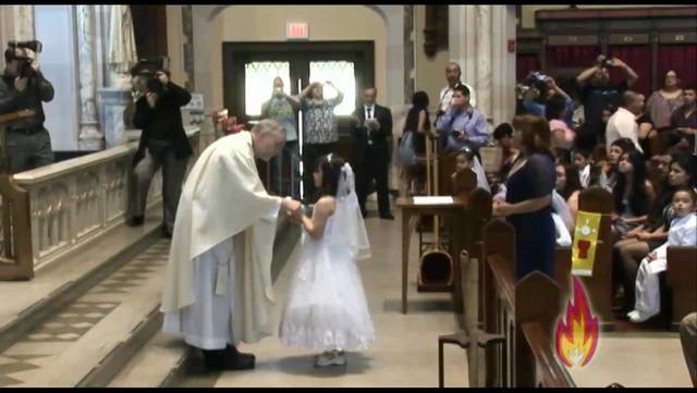 Mi primera comunión, el saber que iba a recibir por primeras vez a cristo me lleno de una inmensa alegría