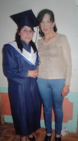 Mi graduación: el comienzo de una de mis metas y la satisfacción y orgullo de mi familia.