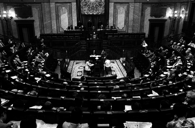 Se aprueba la ley de reforma política en el congreso