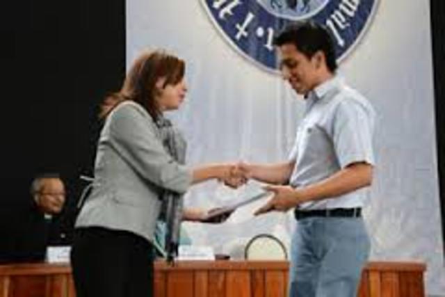 Me ofrecen la beca loyola