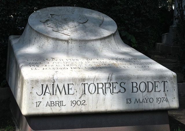 La tarea de Torres Bodet comenzó en 1943, pero concluyó en 1964 Después de 12 años de ausencia, Torres Bodet regreso en 1958 para continuar su obra.