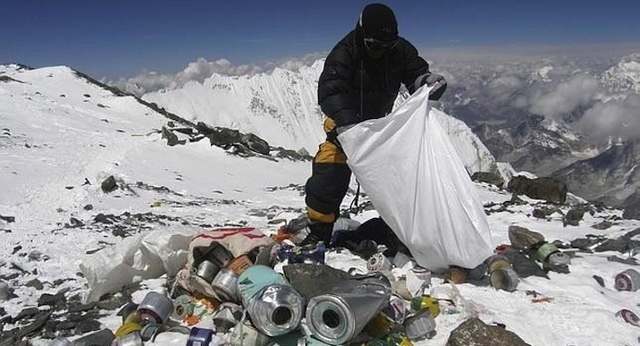 Recolección de basura en el Monte Everest