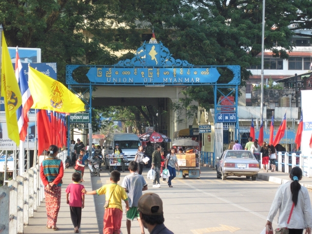 Myanmar armée dispute avec le thaïlandais frontière.