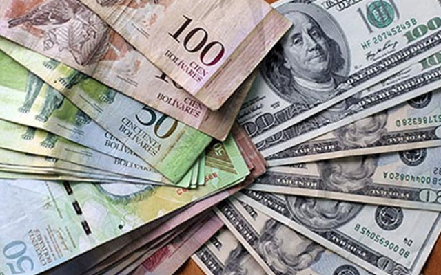 El gobierno nacional aumentó dólar oficial a 1.920 bolívares
